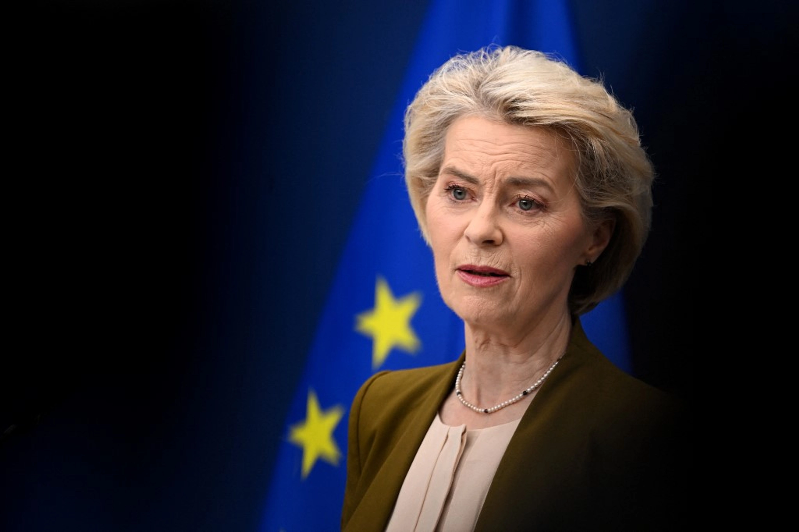 EU Races to Seal New Russia Sanctions as Oil Cap Deadline Nears