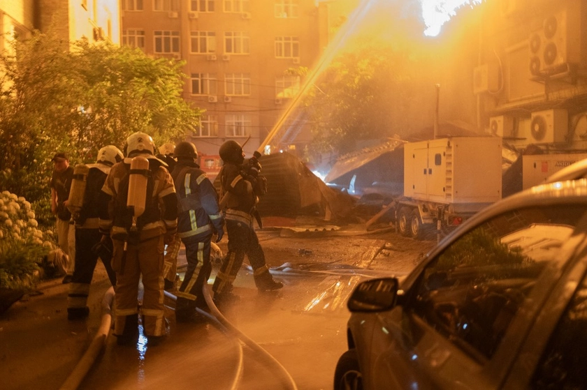 Two Killed, Six Wounded After Russian Ballistic Missiles Strike Kyiv Overnight
