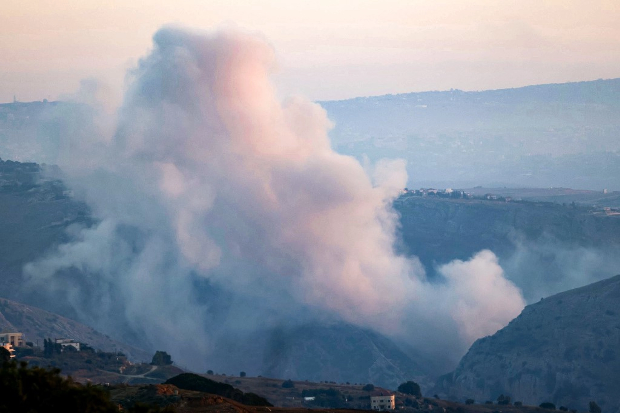US Completes Eighth Night of Strikes Against Iranian Military Facilities