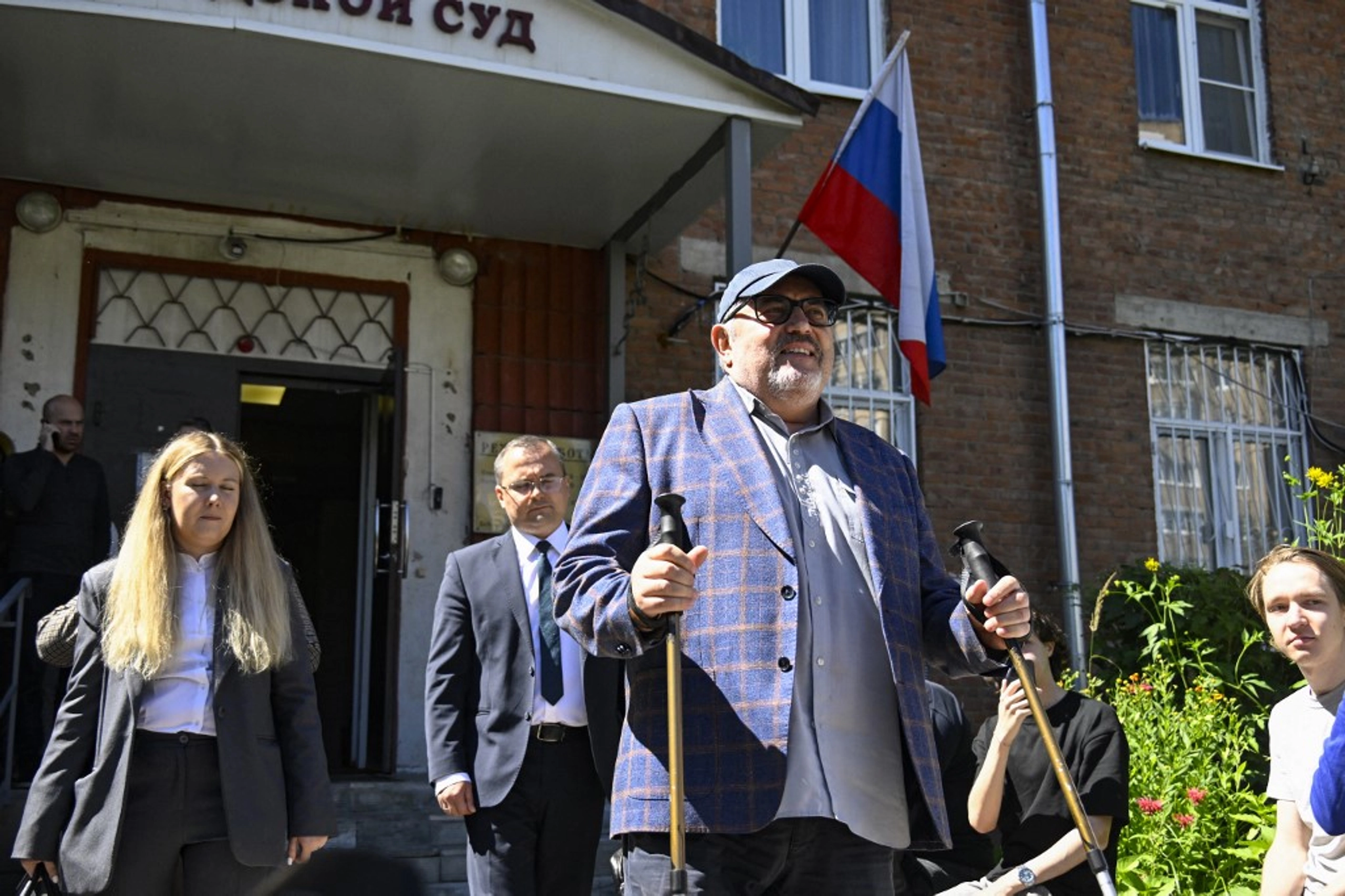 Russian Anti-War Politician Ends Political Campaign After Pressure from Kremlin