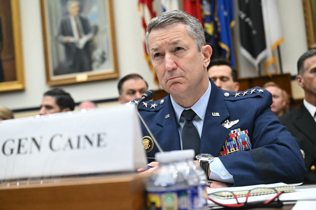 US official says Ukrainian F-16 shoots down Russian Su-35 in first reported aerial victory