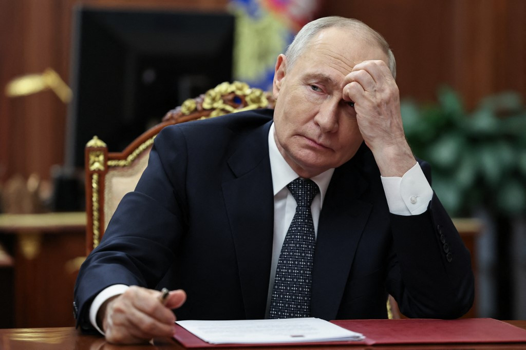 Why Putinâ s Ratings Are Falling Despite Polling Manipulation