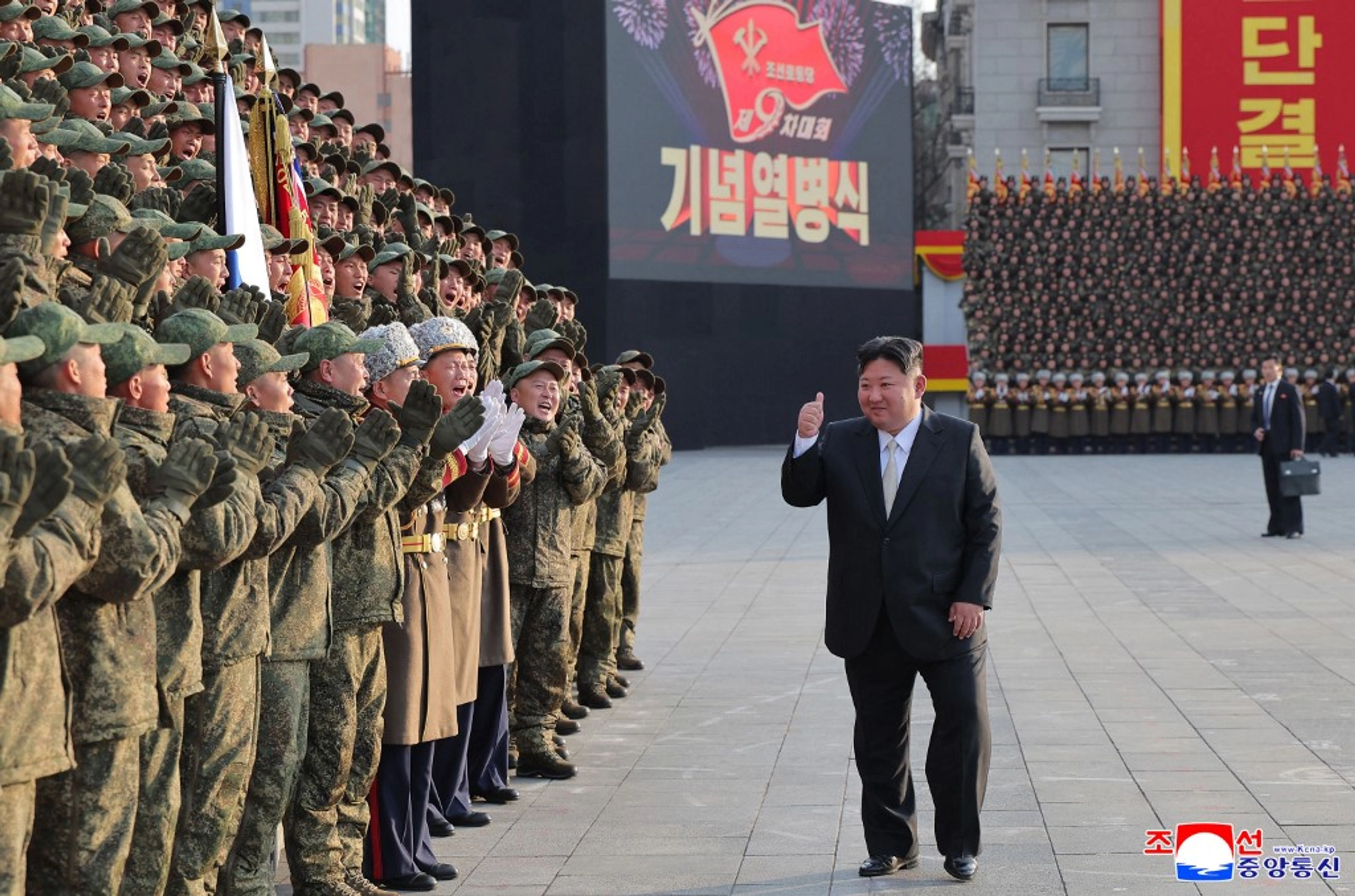 Russia Preparing to Receive 30,000 Additional North Korean Troops, Zelensky Warns
