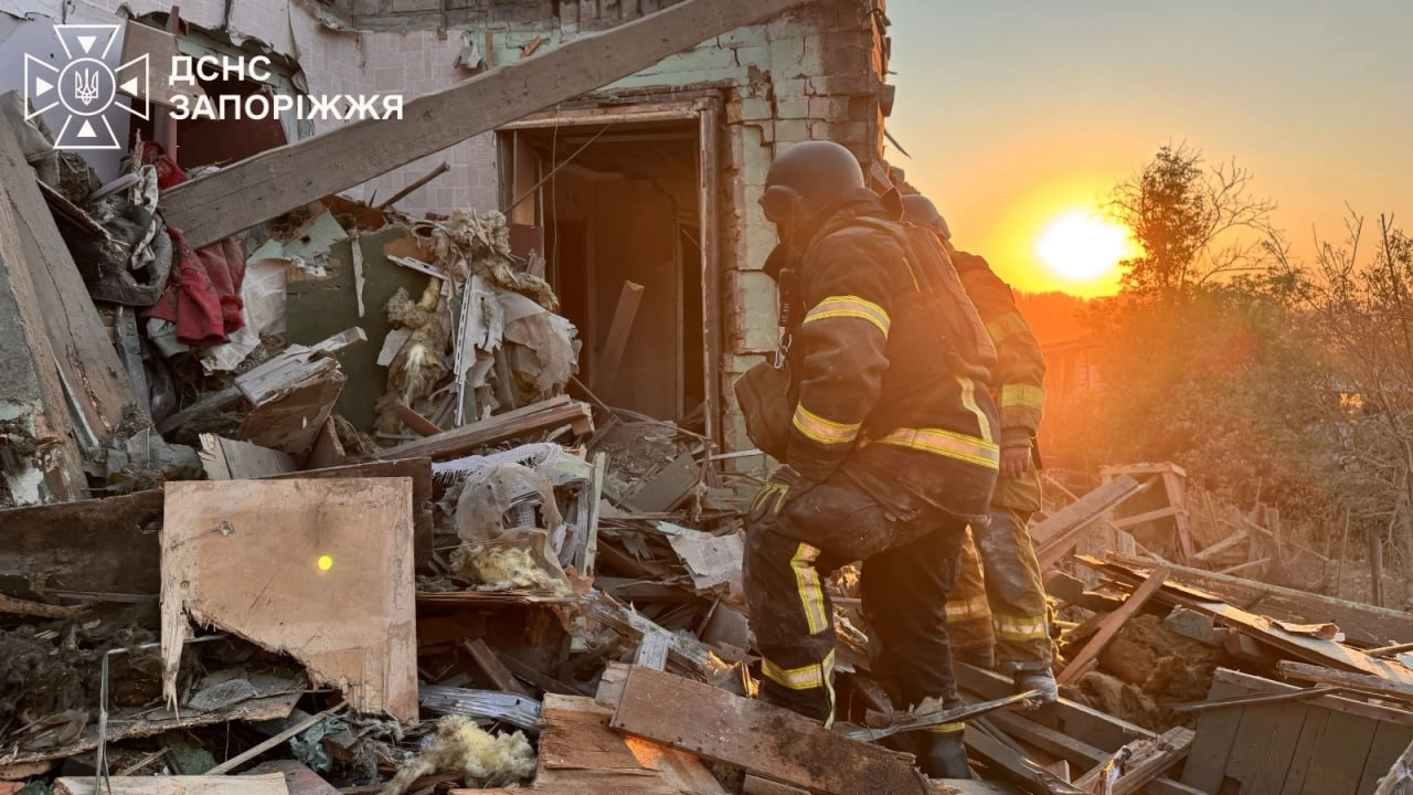 Russian Overnight Strikes Kill One, Injure Dozens Across Ukraine