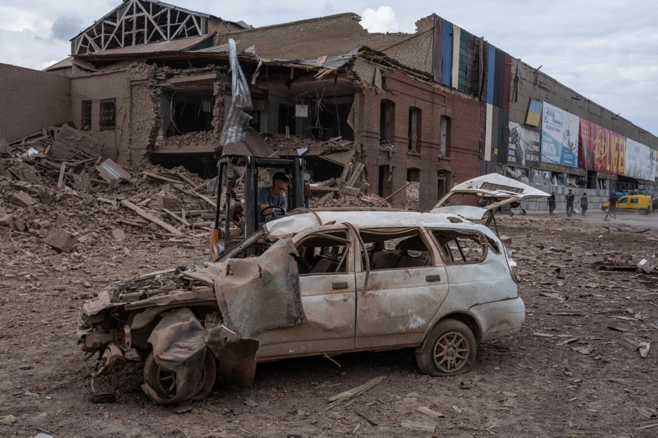 Four Killed, 18 Wounded in Russian Attacks Across Donetsk Region – Infant Among Injured