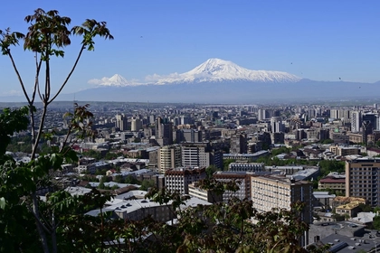 Russians Rush to Rent Apartments in Armenia Amid Mobilization Fears