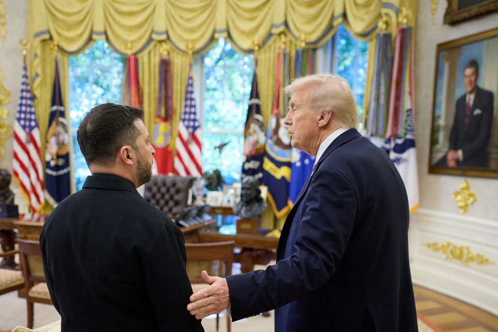Zelensky Asks Trump to Get Muskâ s OK for Starlink-Guided Strikes Inside Russia