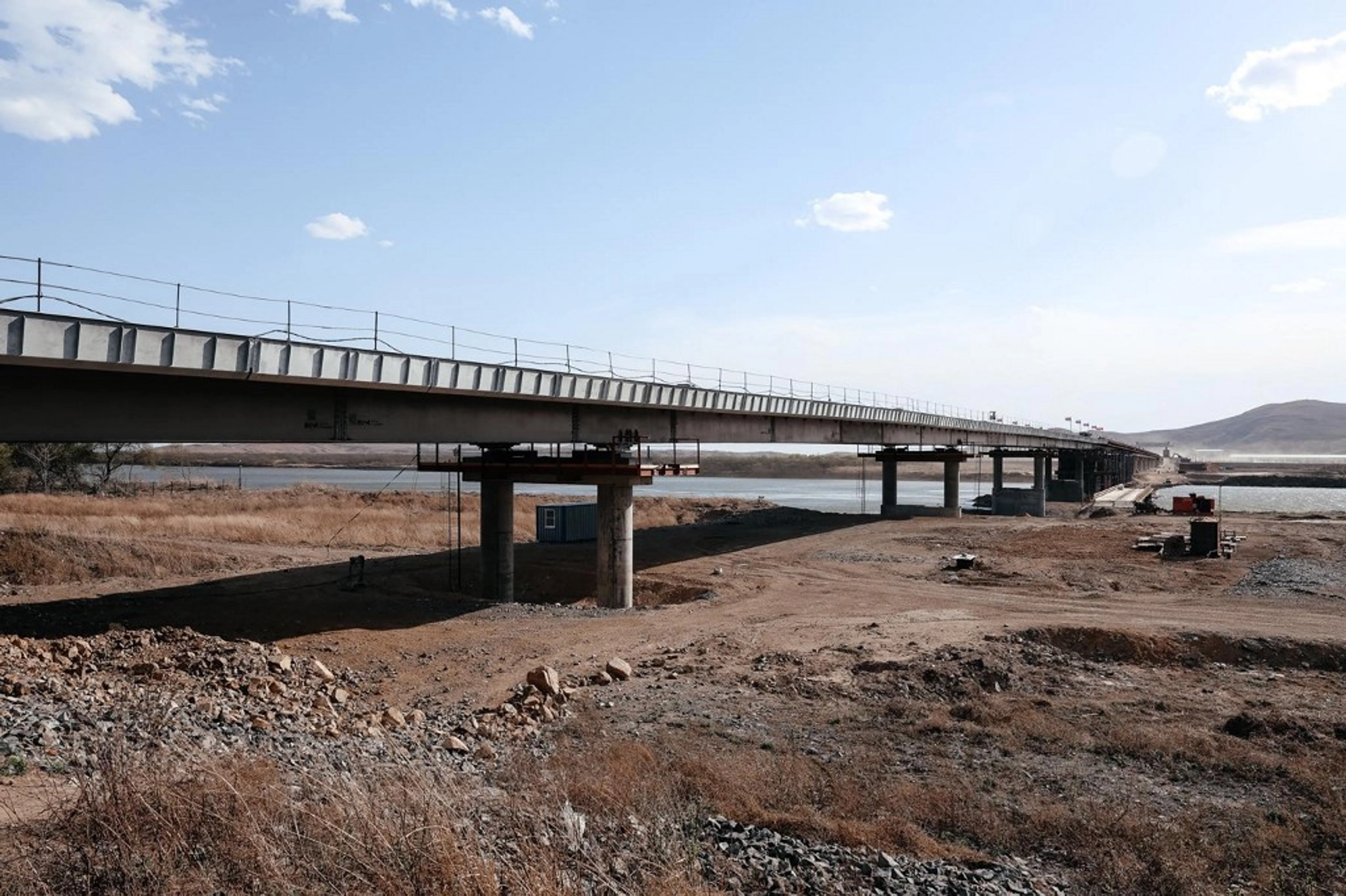 Russia, North Korea Near Completion of First Road Bridge Amid War Supply Concerns