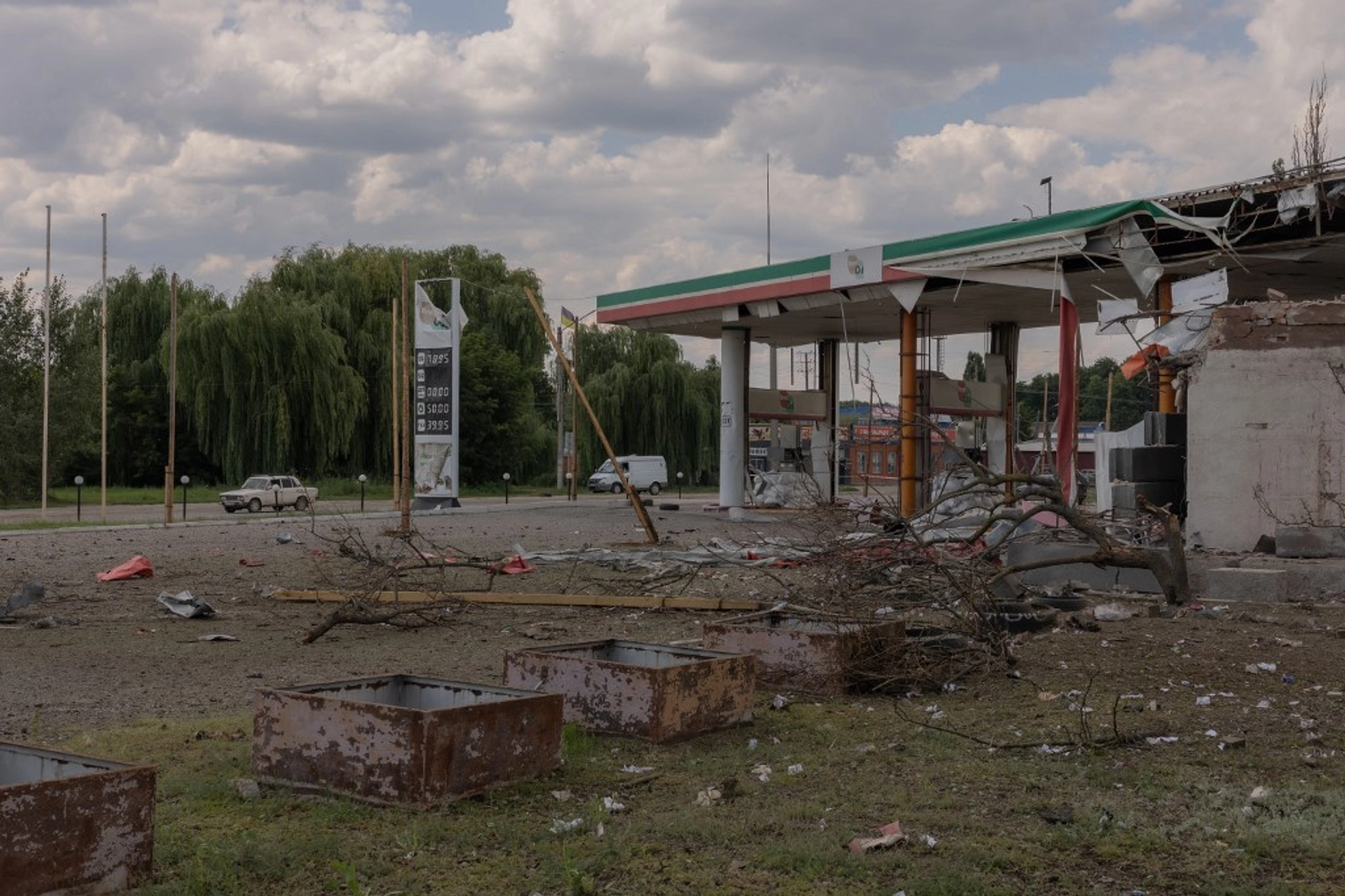 Russian Strikes Leave Kharkiv-Poltava Route Without Fuel Stations