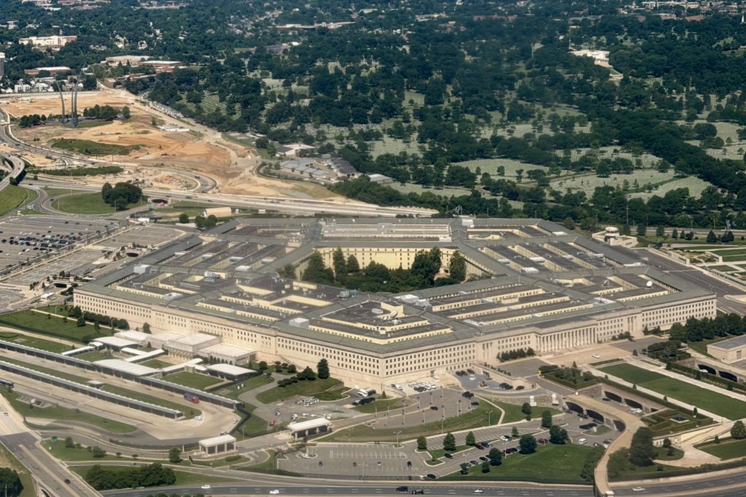 Pentagon to Stretch $400M Ukraine Aid Until Trump Leaves Office