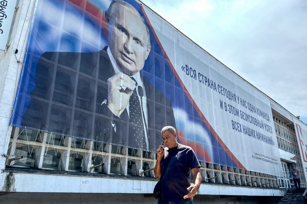 Russiaâ s Cyber War Against the West