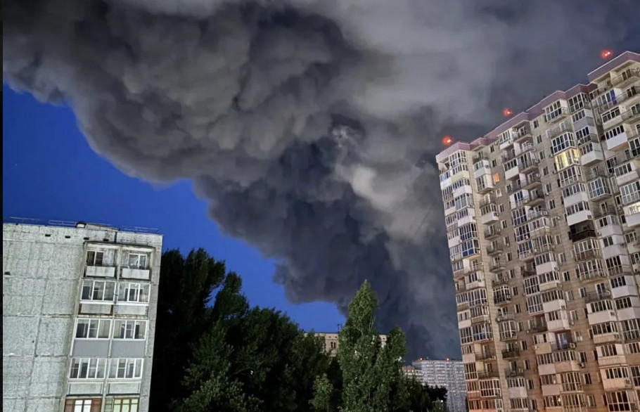 SBU Says Ukraine Struck Aircraft Plant in Crimea, Russian Port, Major Oil Refinery