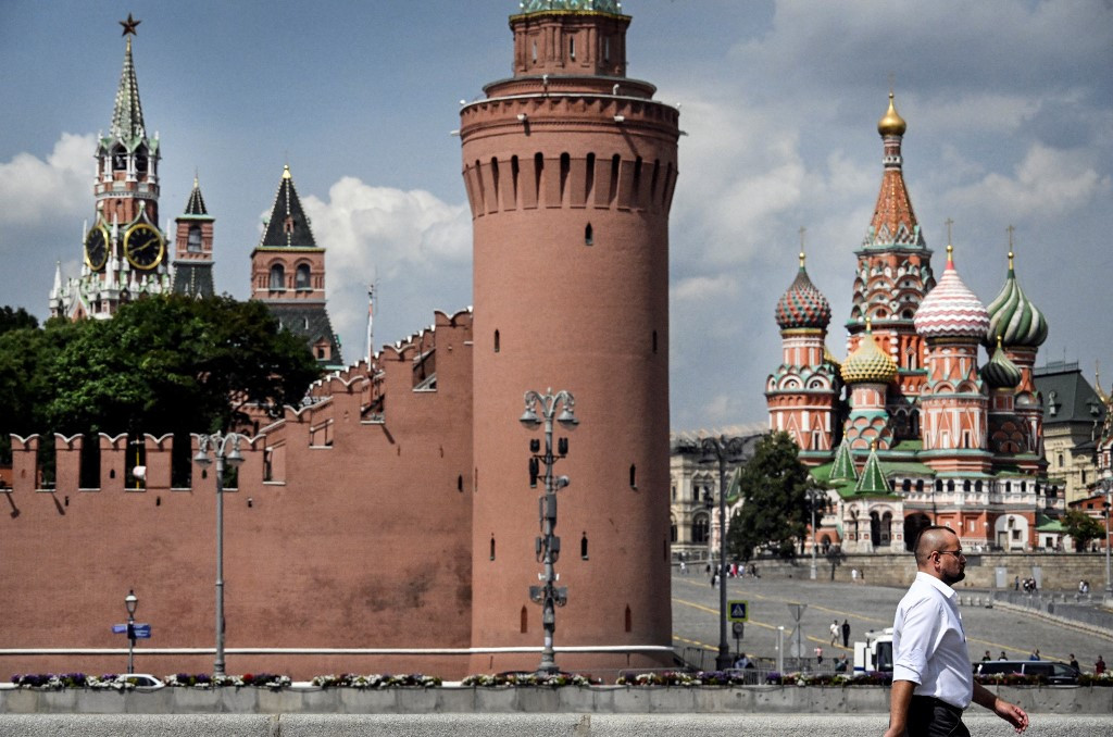 Fire Breaks Out at St. Basilâ s Cathedral on Moscowâ s Red Square