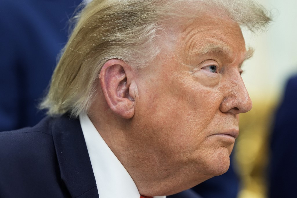 Trump Threatens Iran With Heavy Strikes on Energy Targets
