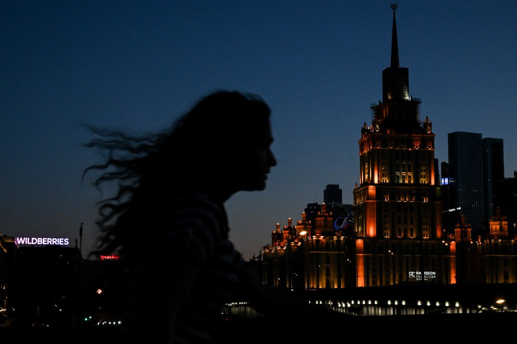 Hysteria in Russia: â Nowhere to Hideâ as Putinâ s Palace Falls Within Ukraineâ s Reach