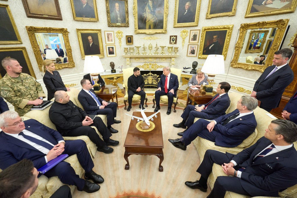 Zelensky: Kyiv in ‘Daily Contact’ With Trump Team, Some Work Remains ‘Non-Public’