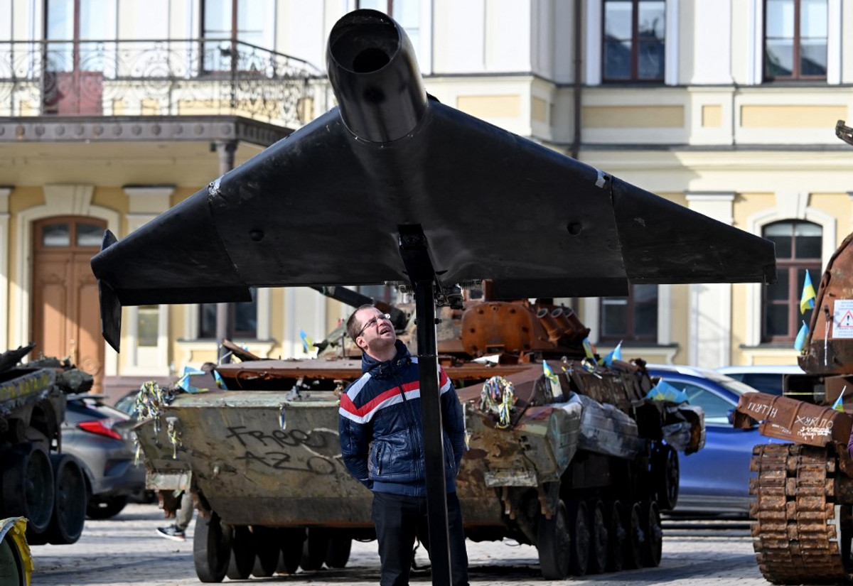 Russia builds 10 drone bases near Ukraine and Belarus, putting Warsaw in range