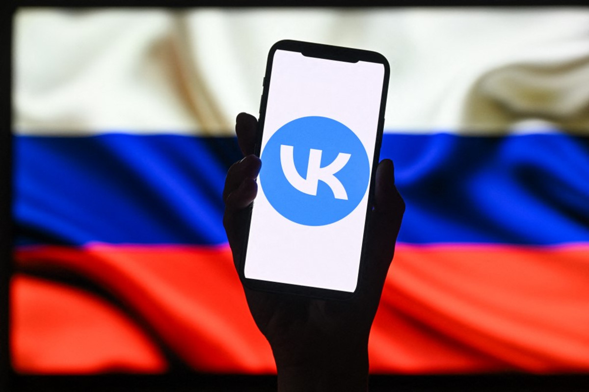 Russian Social Network VK Sues Apple Over App Store Removal