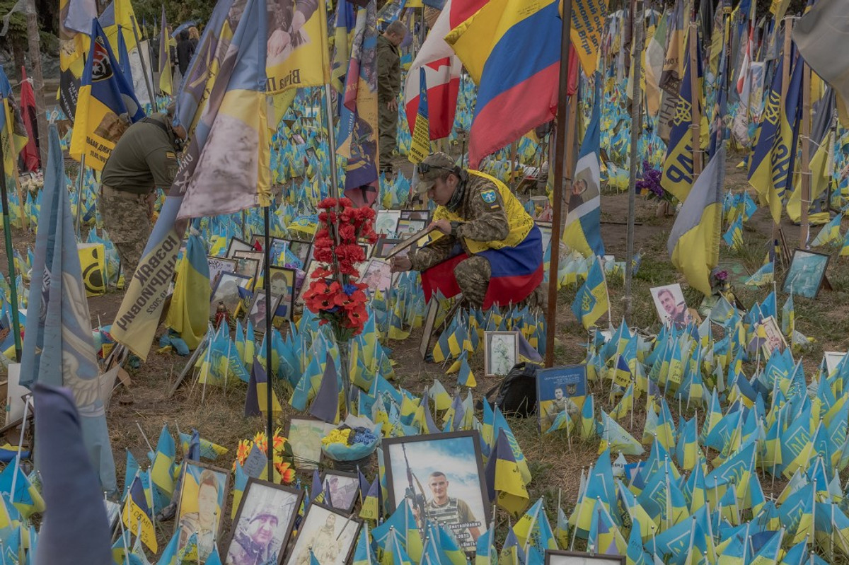 Colombian Volunteers Fighting for Ukraine Capture Ground, Russian Defenses in Assault
