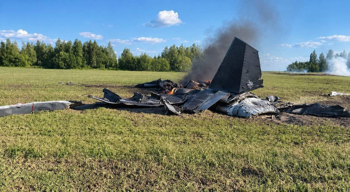 Two Russian Su-35S Fighters Collide Over Kursk Region